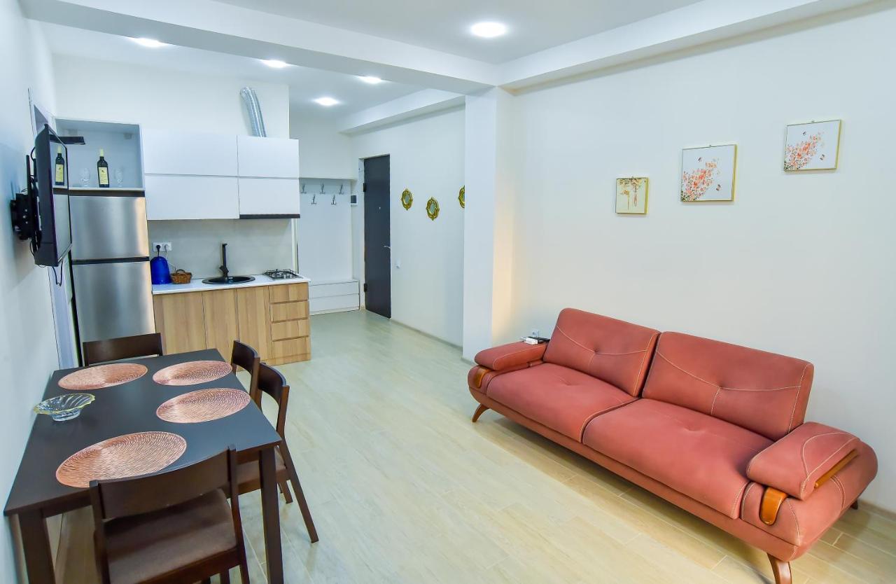 Valkhida'S Apartment Kutaisi Exteriör bild